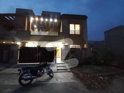 10 Marla House Available For Sale In. Bahria Town Lahore