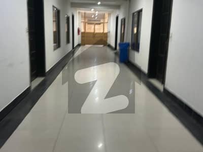 سلک ایگزیکٹو اپارٹمنٹ یونیورسٹی روڈ,پشاور میں 5 کمروں کا 8 مرلہ فلیٹ 1.7 کروڑ میں برائے فروخت۔