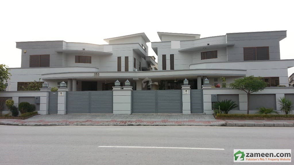 Unique Opportunity - Pair Of Houses Of 1 Kanal Each For Urgent Sale In Bahria Town Phase 4