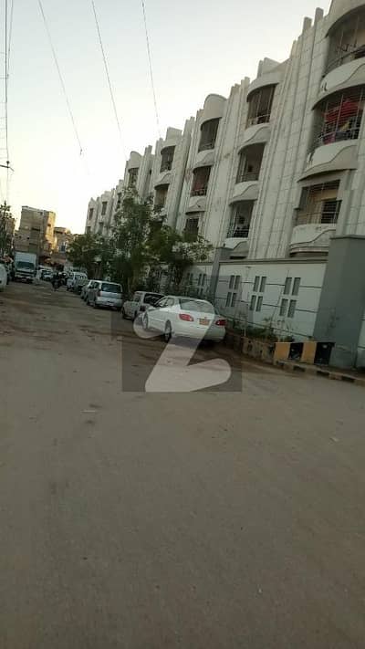 نارتھ ناظم آباد ۔ بلاک بی نارتھ ناظم آباد,کراچی میں 4 کمروں کا 7 مرلہ فلیٹ 2.15 کروڑ میں برائے فروخت۔