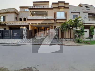 10 MARLA BRAND NEW HOUSE FOR SALE UET HOUSING SOCIETY