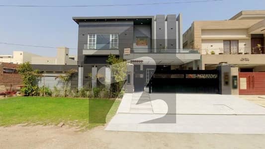 Centrally Located Prime Location House In Formanites Housing Scheme - Block M Is Available For sale