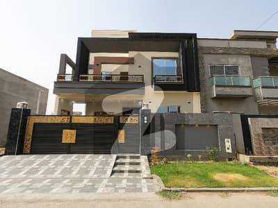 10 Marla House In Only Rs. 38000000