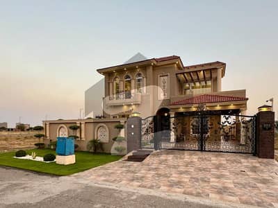 Richmoor Presents Beautiful 5 Bedrooms 1 Kanal House For Sell In Dha Lahore