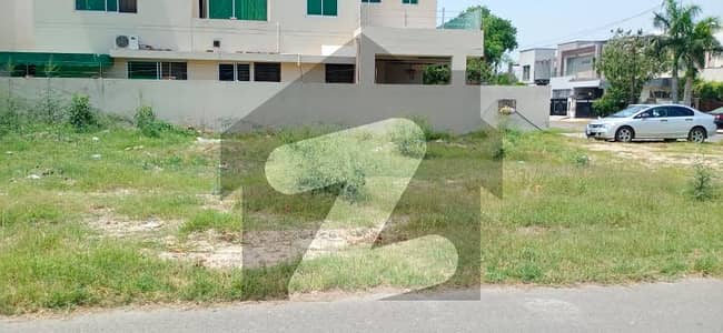 9 Marla Residential Plot For Sale In The Perfect Location Of Bankers Avenue - Block H