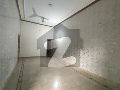 پی اے ایف آفیسرز کالونی کینٹ,لاہور میں 3 کمروں کا 12 مرلہ مکان 3.5 کروڑ میں برائے فروخت۔