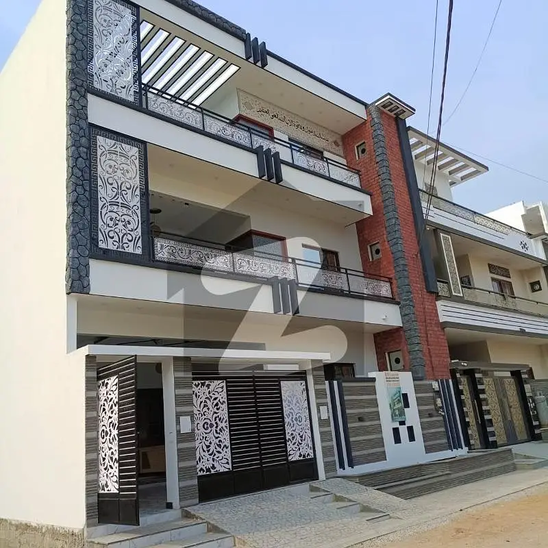 240 SQ Yds Modern Design Leased Bungalow For Sale