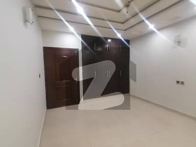 Corner 5 Marla House Is Available In Affordable Price In Shalimar Colony