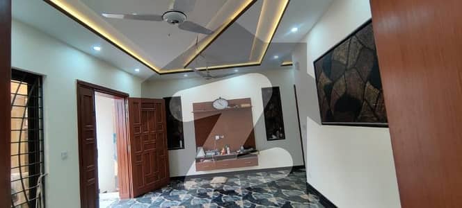 ورسک روڈ پشاور میں 9 کمروں کا 12 مرلہ مکان 1.0 لاکھ میں کرایہ پر دستیاب ہے۔