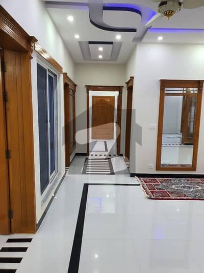 جی ۔ 13 اسلام آباد میں 6 کمروں کا 10 مرلہ مکان 2.5 لاکھ میں کرایہ پر دستیاب ہے۔
