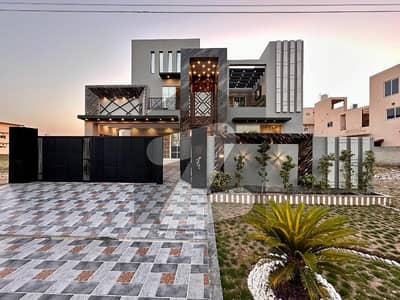 Luxurious Modern House In Nespak Phase3