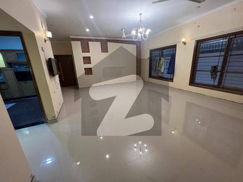 Bungalow For Rent In Phase 6