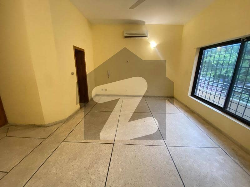 F-7/3 Prime Location LUXURIOUS HOUSE FOR RENT