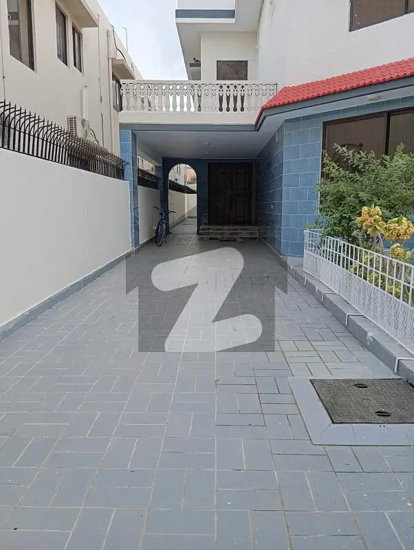 Dha phase 6 house 5 bedroom renovated for rent