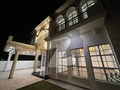 2 KANAL HOUSE IS AVAILABLE FOR SALE IN GARDEN TOWN