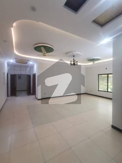 Triple story 1 Kanal House For Sale Block B