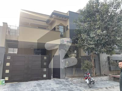 7.5 Marla Used House For Sale In Khayaban Gardens