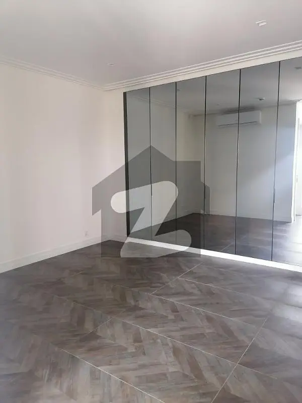 Gulberg 3 Bedrooms Apartment Is Available On Rent