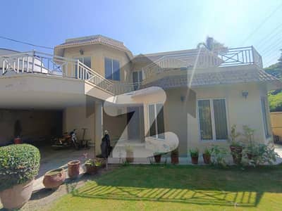 1 Kanal Modern Design Old House Available For Sale In DHA Phase 3 X Block