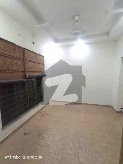 اسٹیٹ لائف ہاؤسنگ سوسائٹی لاہور میں 3 کمروں کا 5 مرلہ مکان 55.0 ہزار میں کرایہ پر دستیاب ہے۔