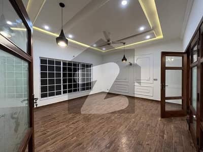 35 MARLA HOUSE IS AVAILABLE FOR RENT IN 35 MARLA HOUSE IS AVAILABLE FOR RENT IN