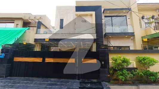 Centrally Located Prime Location House For sale In Punjab Coop Housing - Block A Available