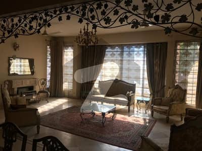 DECENT AND CLOSE END STREET HOUSE AVAILABLE FOR SALE F-11/4 ISLAMABAD