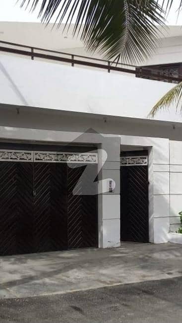 300 YARDS RENOVATED WEST OPEN BUNGALOW FOR SALE IN PHASE 4 DHA