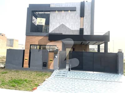 10 MARLA BEAUTIFUL BUNGALOW IS AVAILABLE FOR SALE IN THE BEST BLOCK OF DHA PHASE 7 LAHORE