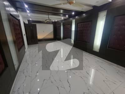 10 MARLA FULL BASEMENT BEAUTIFUL BUNGALOW IS AVAILABLE FOR RENT IN DHA PHASE 4