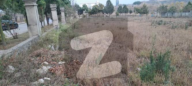 Exceptional 5 Kanal + 1 Kanal Extra Land Corner Plot For Sale In Block C Gulberg Greens Islamabad! Exceptional 5 Kanal + 1 Kanal Extra Land Corner Plot For Sale In Block C Gulberg Greens Islamabad!