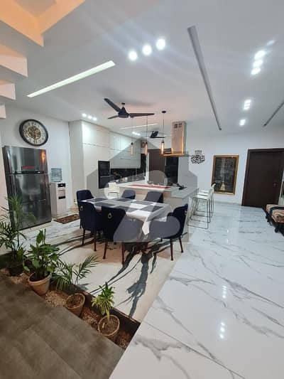 10 Marla Luxury House Available For Rent D-12