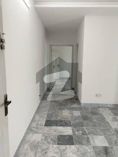 ڈی ۔ 17 اسلام آباد میں 1 کمرے کا 2 مرلہ فلیٹ 33.0 لاکھ میں برائے فروخت۔