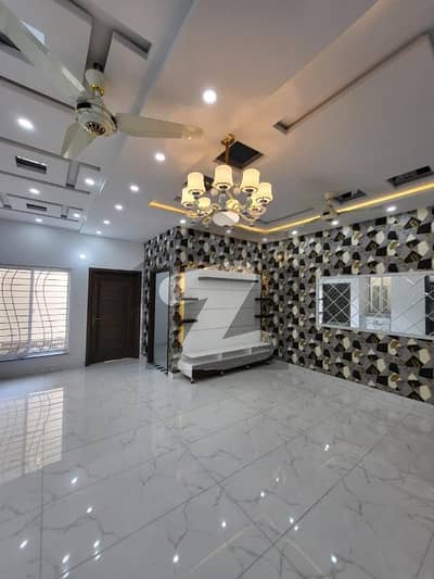 ایڈن ویلی فیصل آباد میں 4 کمروں کا 7 مرلہ مکان 3.75 کروڑ میں برائے فروخت۔