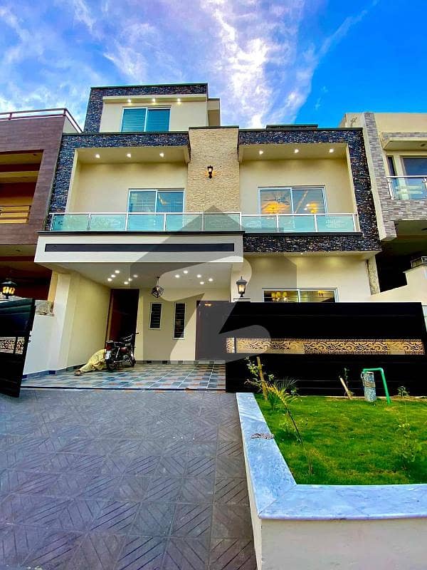 Brand New 30x60 (8 Marla) House for Sale in G-13 Islamabad.