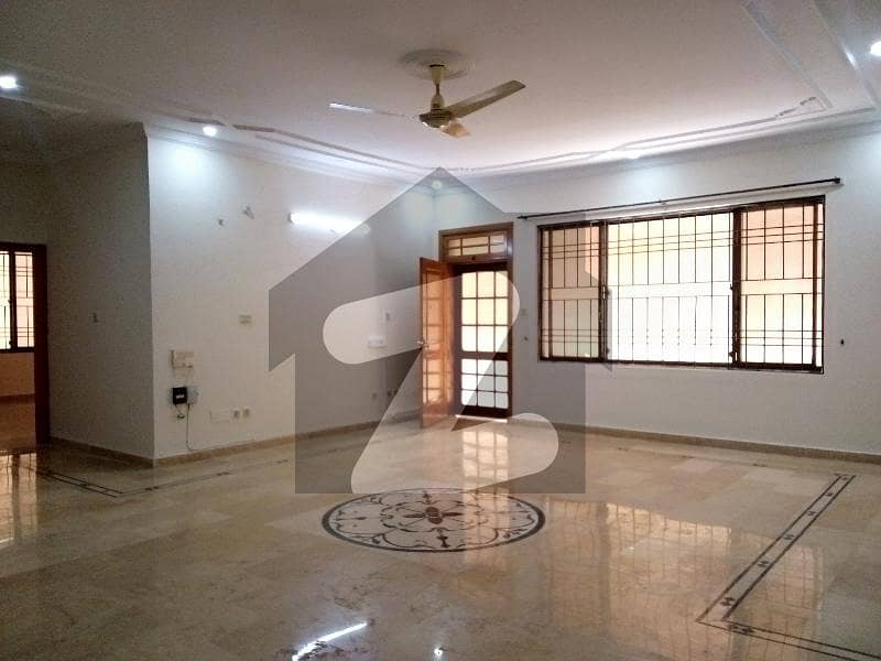 Open Basement Available For Rent In E-11 Open Basement Available For Rent In E-11