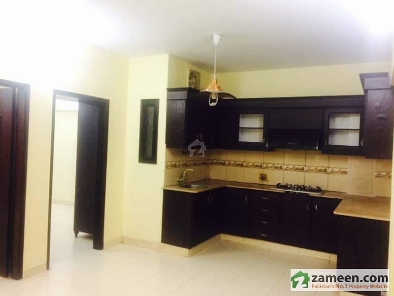DEFENCE PHASE VI BUKHARI COMMERCIAL 2 BEDROOMS APPARTMENT FULLY RENOVATED WITH LIFT AVAILABLE FOR SALE