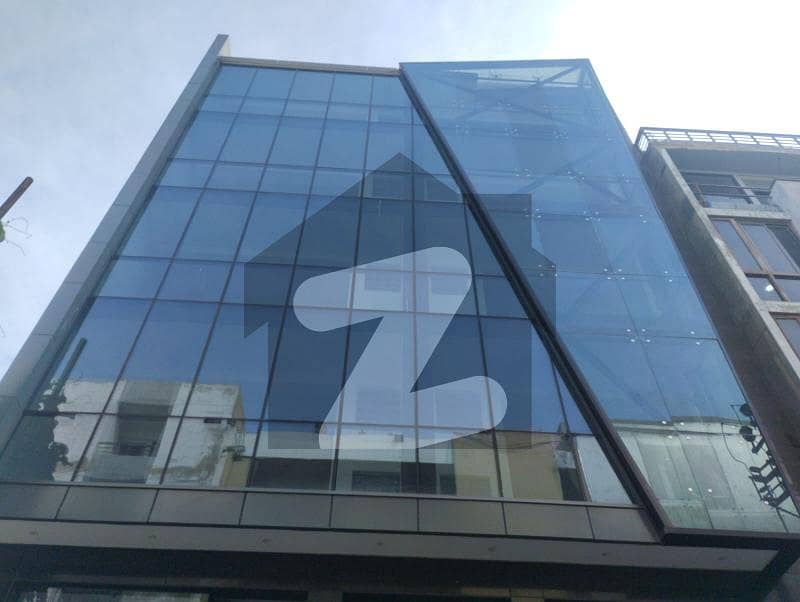 بخاری کمرشل ایریا ڈی ایچ اے فیز 6,ڈی ایچ اے ڈیفینس,کراچی میں 1 کمرے کا 4 مرلہ دفتر 1.1 لاکھ میں کرایہ پر دستیاب ہے۔