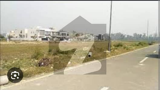 DHA PHASE 7 PRIME LOCATION 4 MARLA COMMERCIAL