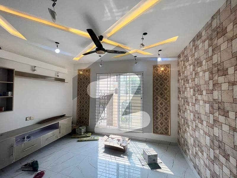 3 Marla Furnished Flat Available For Rent. 3 Marla Furnished Flat Available For Rent.