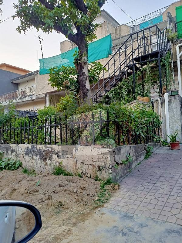 جی ۔ 9/3 جی ۔ 9,اسلام آباد میں 3 کمروں کا 6 مرلہ مکان 5.0 کروڑ میں برائے فروخت۔ جی ۔ 9/3 جی ۔ 9,اسلام آباد میں 3 کمروں کا 6 مرلہ مکان 5.0 کروڑ میں برائے فروخت۔