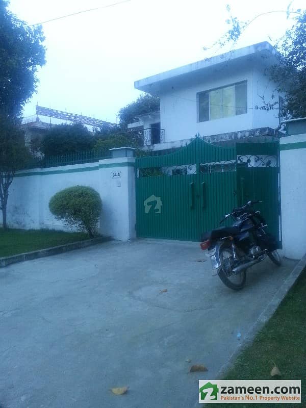 35 Marla House For Sale Urgent In Islamabad Sector F-8/2