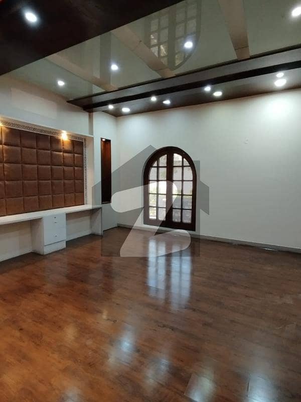 2 Kanal Commercial House Is Available For Rent 2 Kanal Commercial House Is Available For Rent