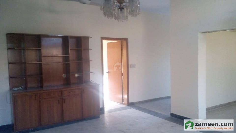1 Kanal Upper Portion For Rent In DHA Phase 4