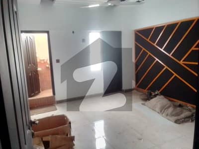 گلشنِ اقبال - بلاک 13 بی گلشنِ اقبال,گلشنِ اقبال ٹاؤن,کراچی میں 5 مرلہ دفتر 87.0 ہزار میں کرایہ پر دستیاب ہے۔