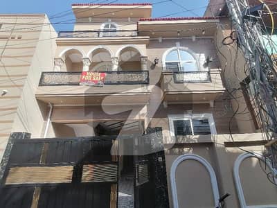 ائیرپورٹ ہاؤسنگ سوسائٹی - سیکٹر 4 ائیرپورٹ ہاؤسنگ سوسائٹی,راولپنڈی میں 6 کمروں کا 6 مرلہ مکان 2.2 کروڑ میں برائے فروخت۔