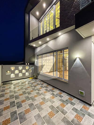 Brand New 23.5 Marla Triple Unit House Brand New 23.5 Marla Triple Unit House