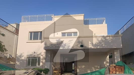01 Kanal Renovated Golf Facing Villa For Sale