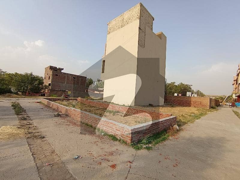 1.5 Marla Commercial Plot Available For Sale Near Service Morh Grand Trunk Road Gujrat Service