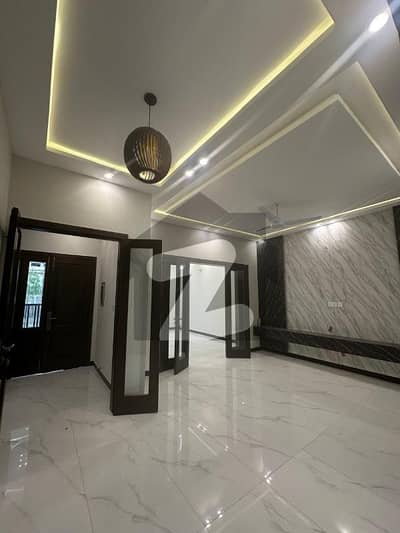 بحریہ انکلیو - سیکٹر جے بحریہ انکلیو,بحریہ ٹاؤن,اسلام آباد میں 5 کمروں کا 8 مرلہ مکان 3.2 کروڑ میں برائے فروخت۔